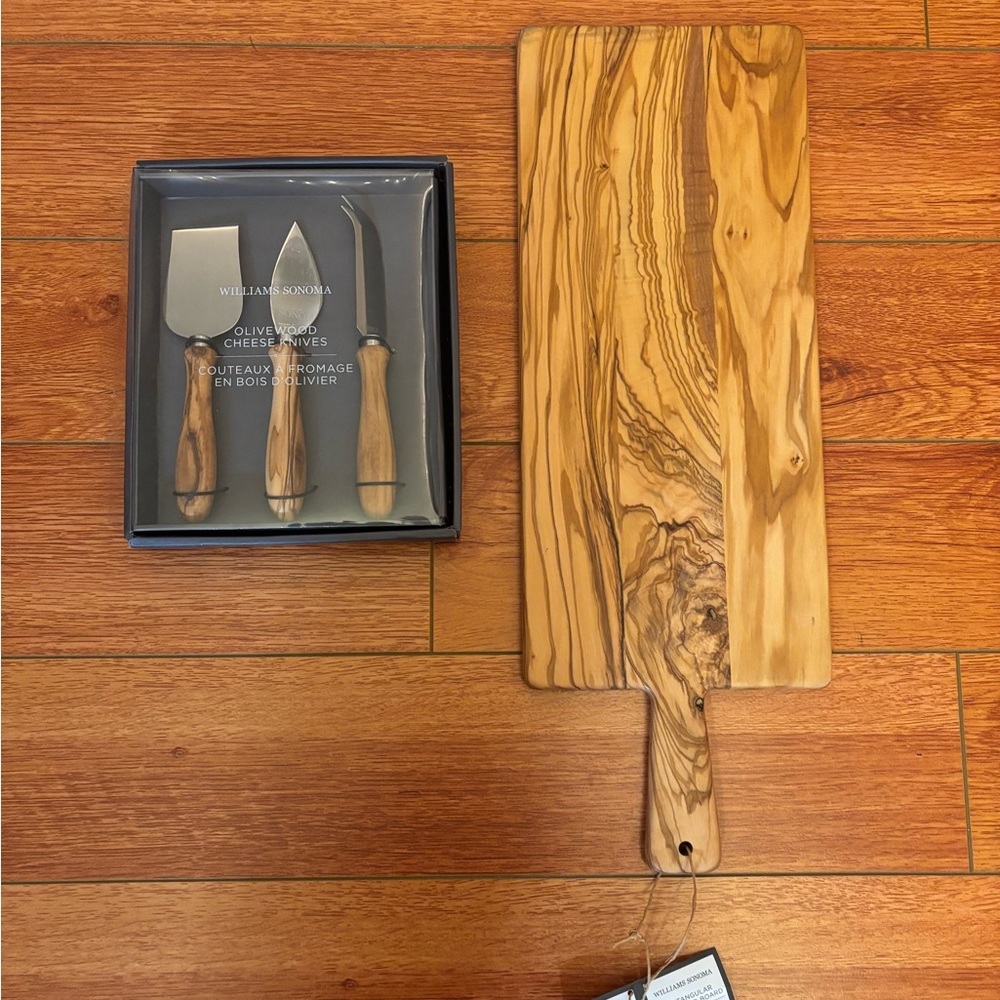 Williams Sonoma Olive Wood Cheese Knives and Cutting Board Set